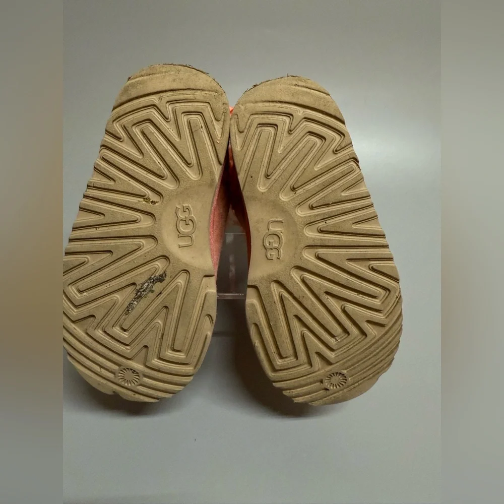 Ugg Boots Bailey Bow toddler Girls Suede Sheepskin size 11
